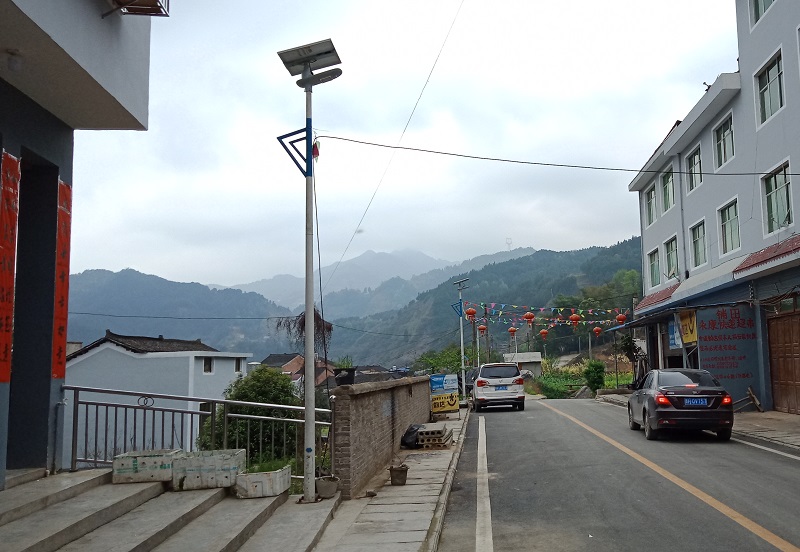 貴州太陽(yáng)能(néng)路燈-揚帆燈工(gong)程(cheng)